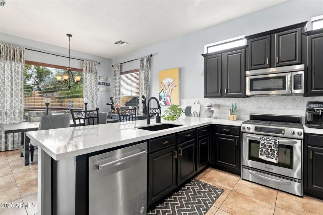 Real Estate Picture 15