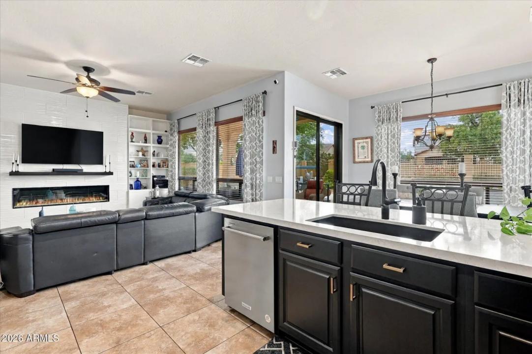 Real Estate Picture 16