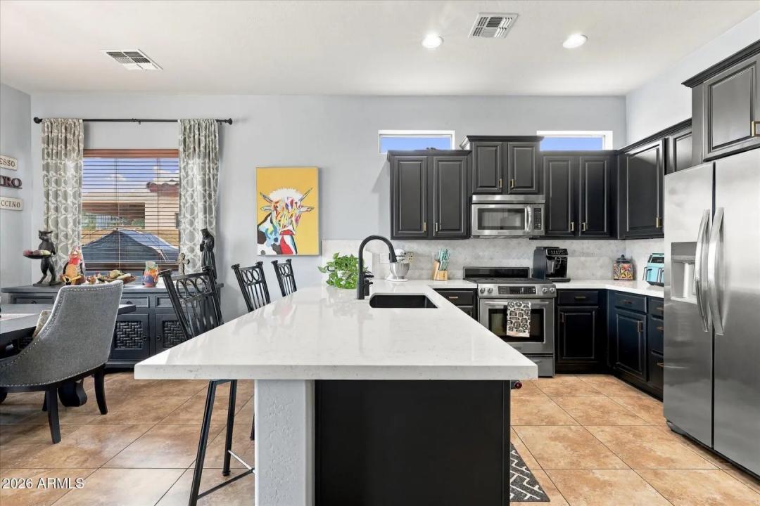 Real Estate Picture 18