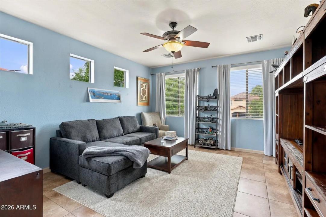 Real Estate Picture 24