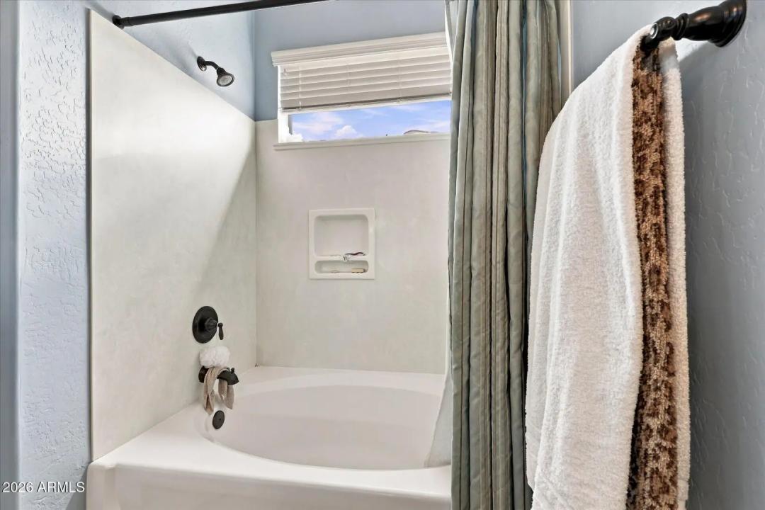 Real Estate Picture 32