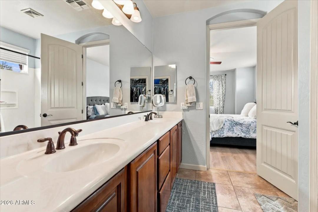 Real Estate Picture 33