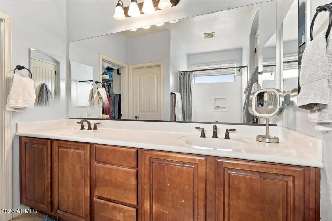Real Estate Picture 34