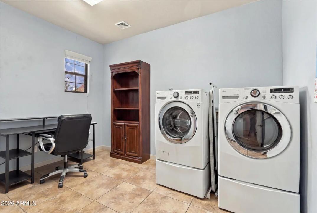 Real Estate Picture 38