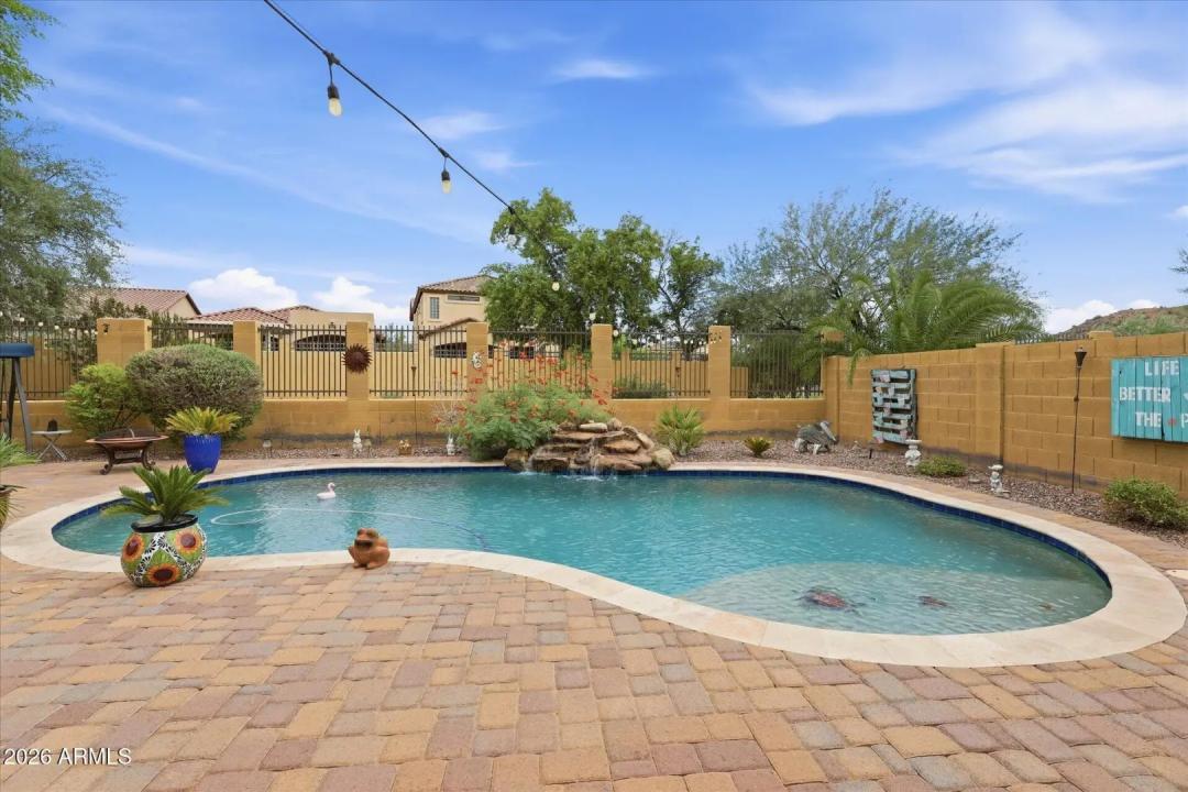 Real Estate Picture 1