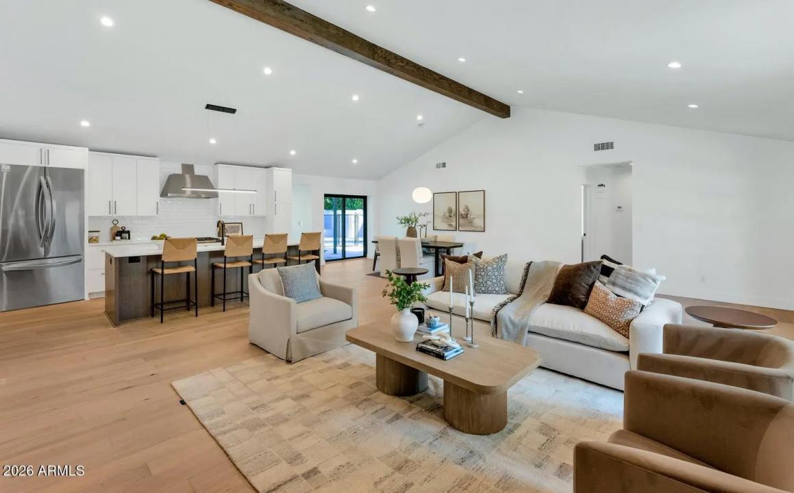 Real Estate Picture 3