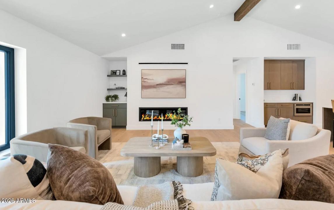 Real Estate Picture 5