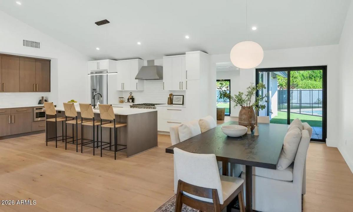 Real Estate Picture 7