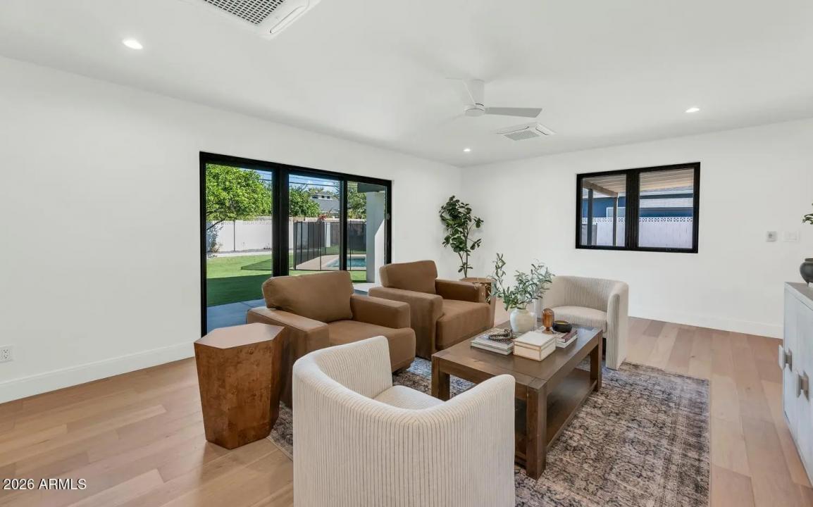 Real Estate Picture 13