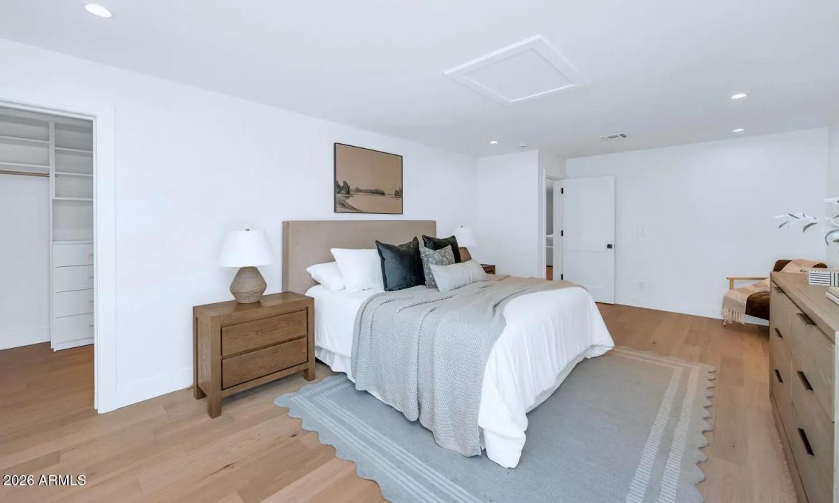 Real Estate Picture 19