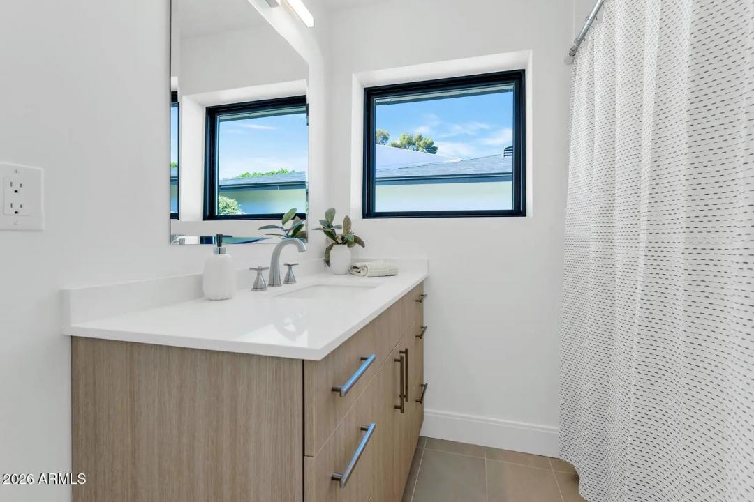 Real Estate Picture 23