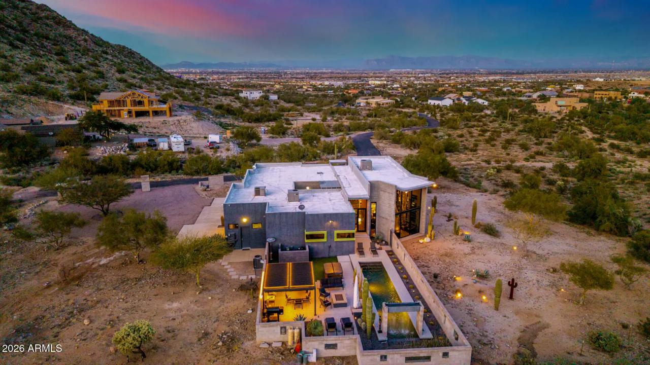 Real Estate Picture 3