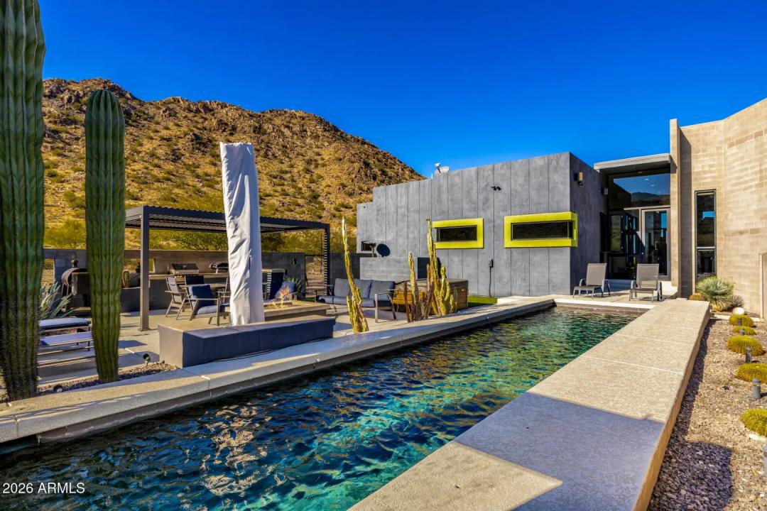 Real Estate Picture 7