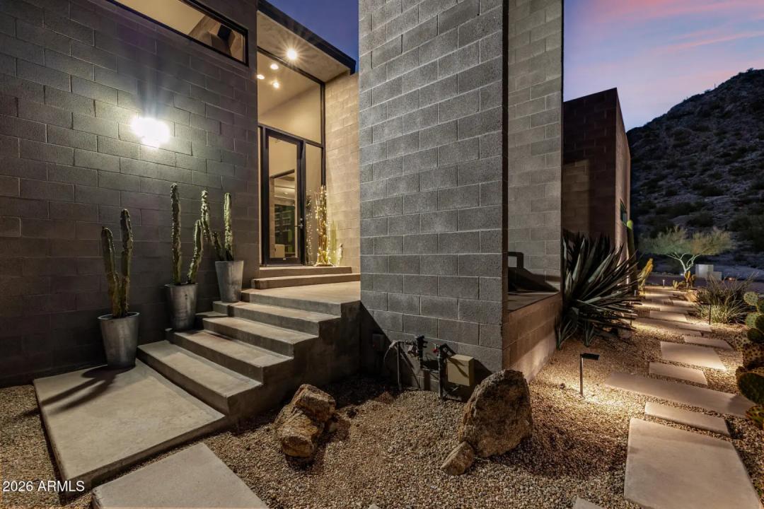 Real Estate Picture 13