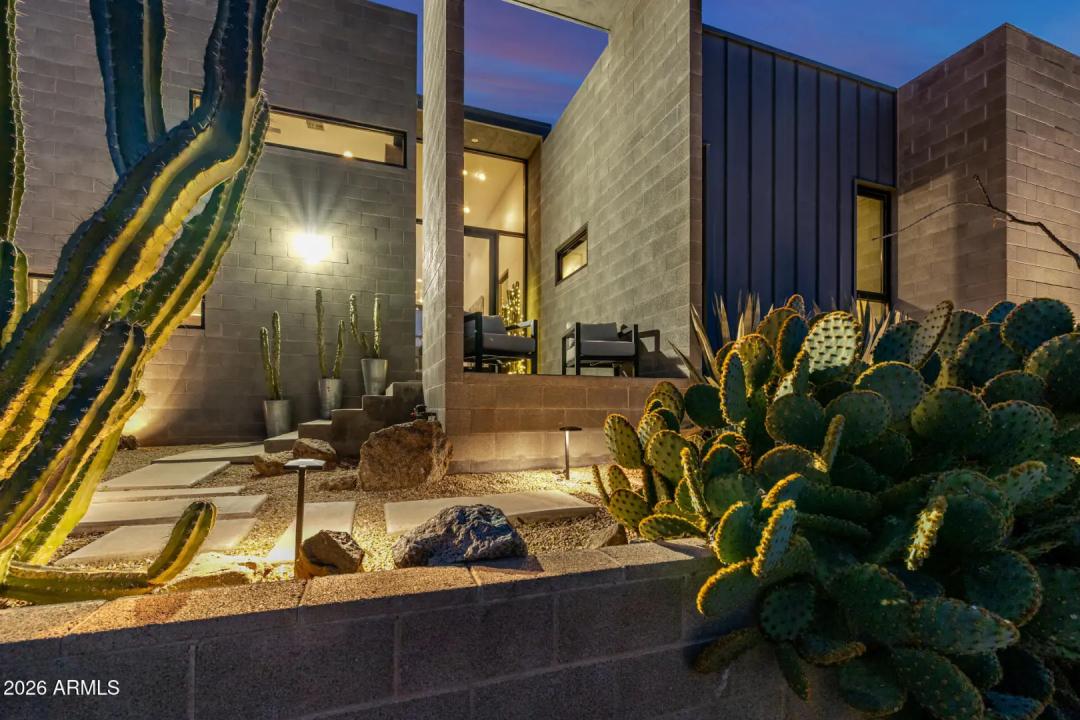 Real Estate Picture 14