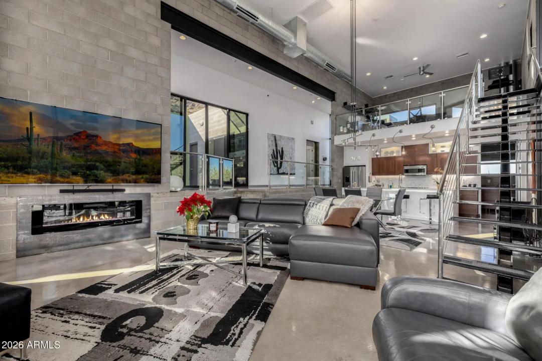 Real Estate Picture 19