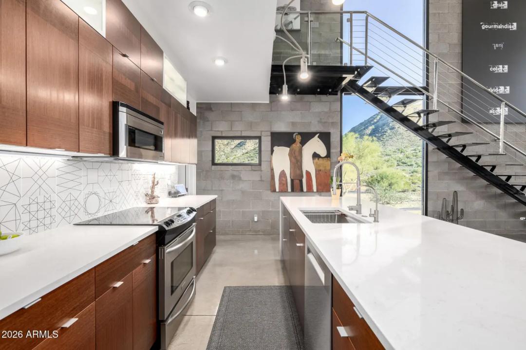 Real Estate Picture 23