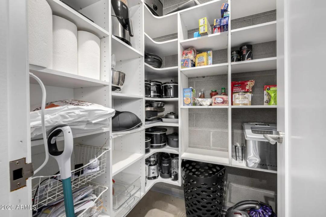 Real Estate Picture 25