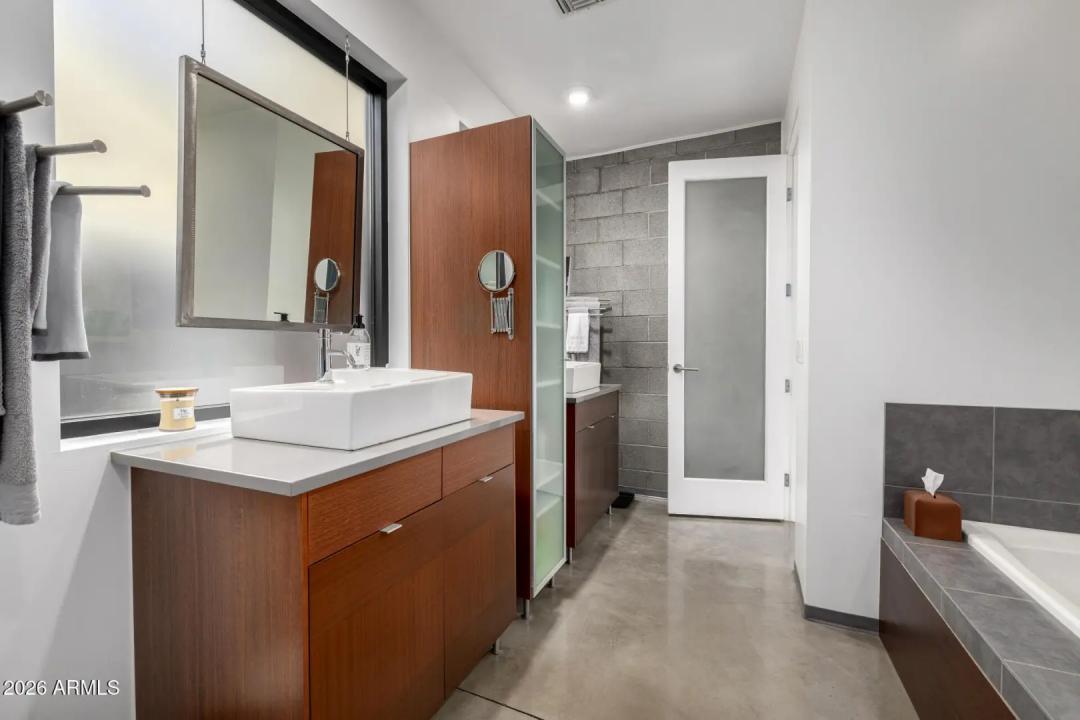 Real Estate Picture 30