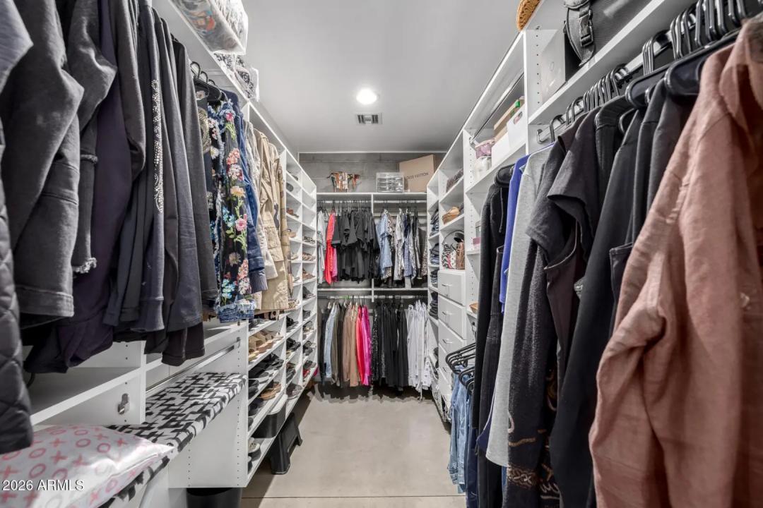 Real Estate Picture 34