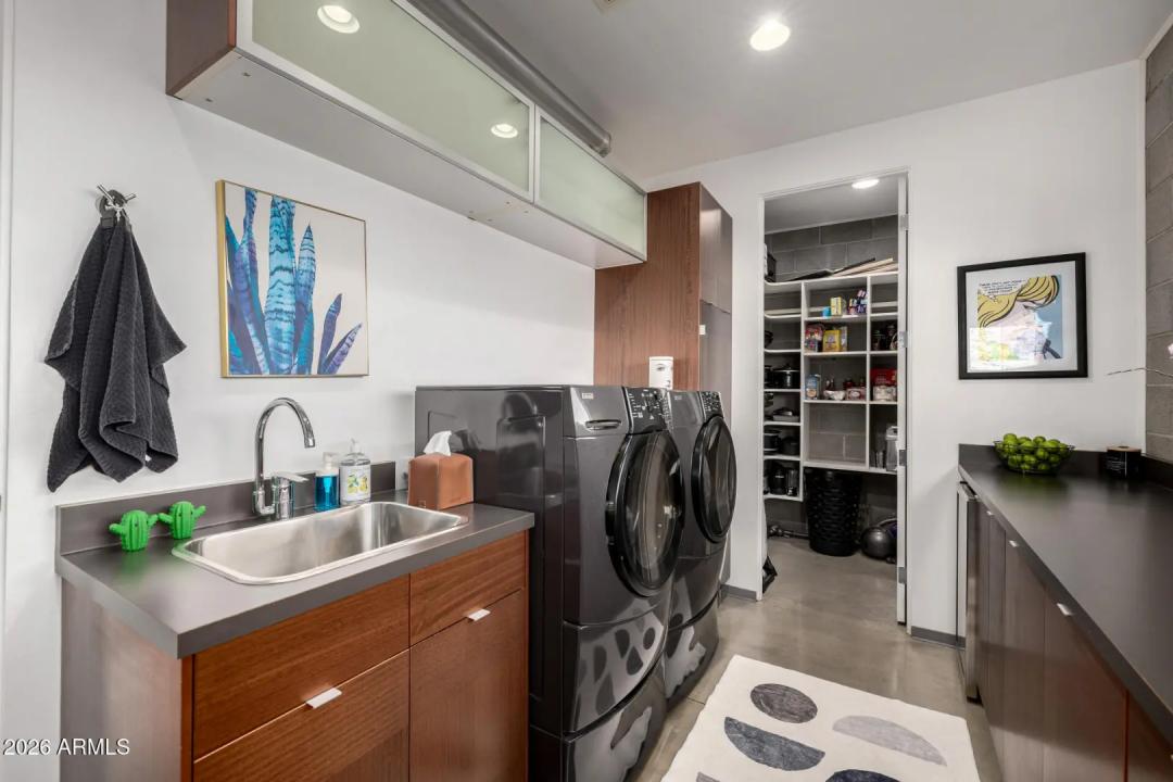 Real Estate Picture 40