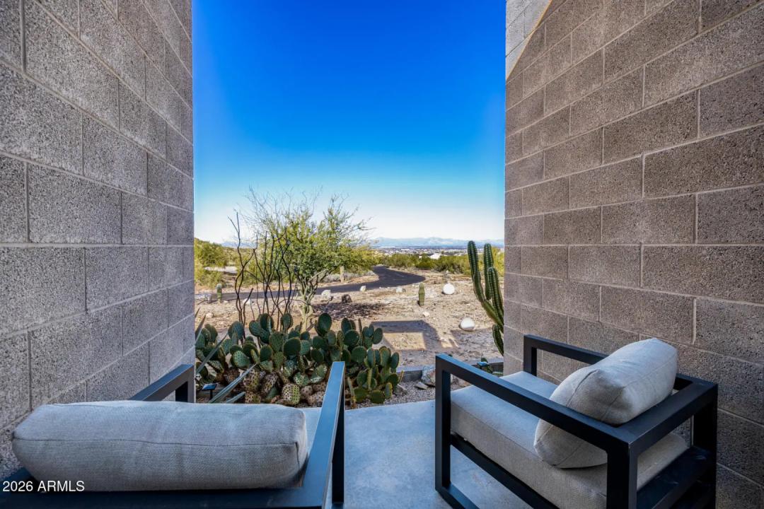 Real Estate Picture 50