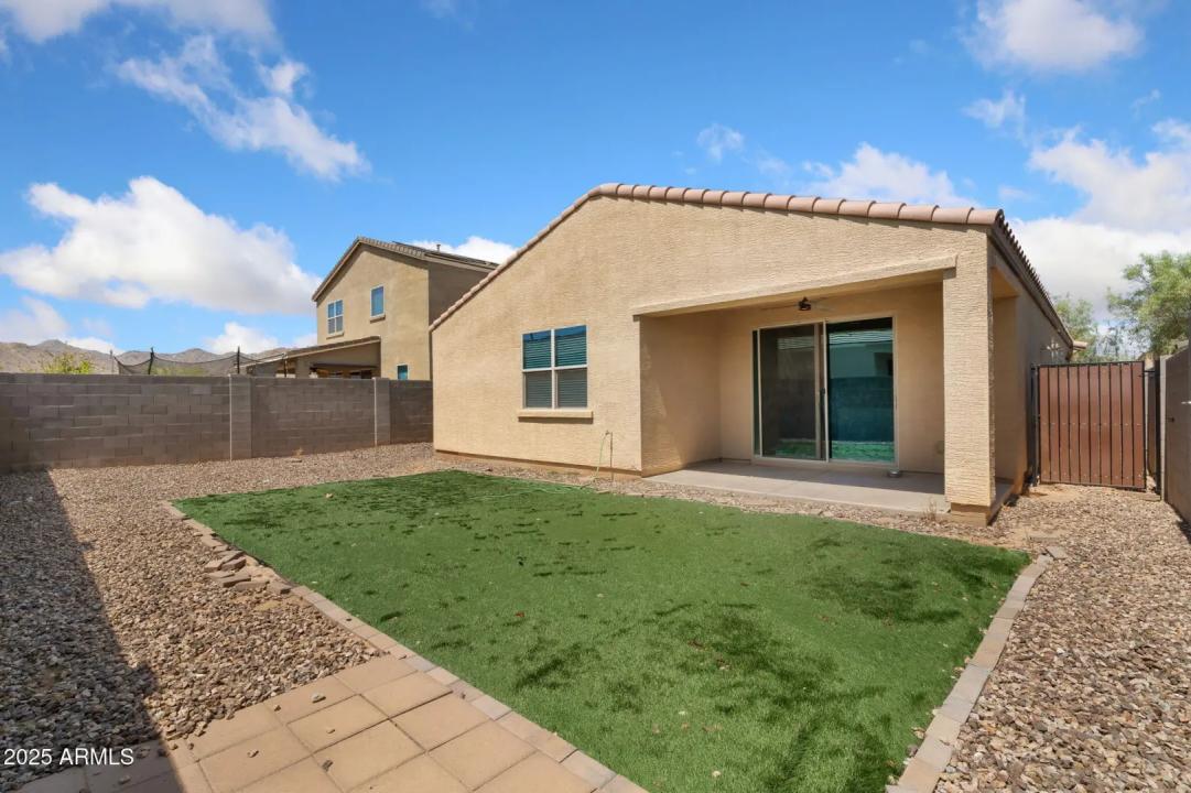 Real Estate Picture 7