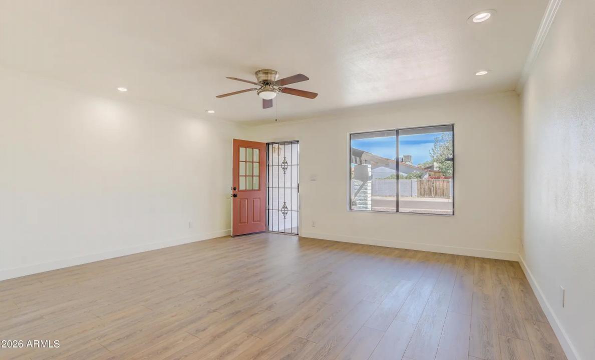 Real Estate Picture 13