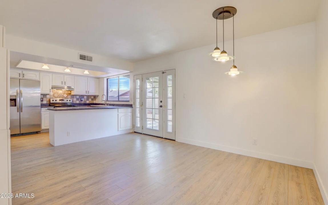 Real Estate Picture 12