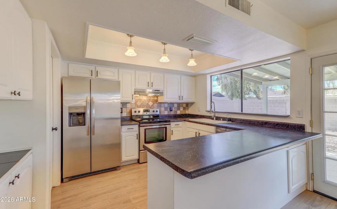 Real Estate Picture 6