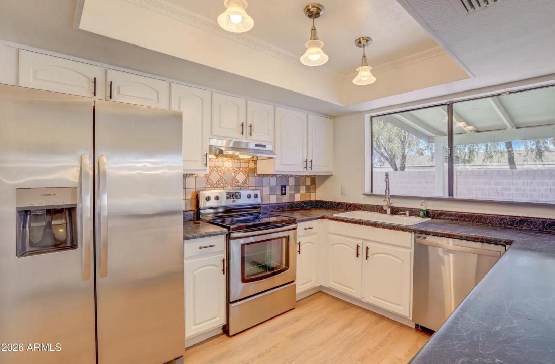 Real Estate Picture 9