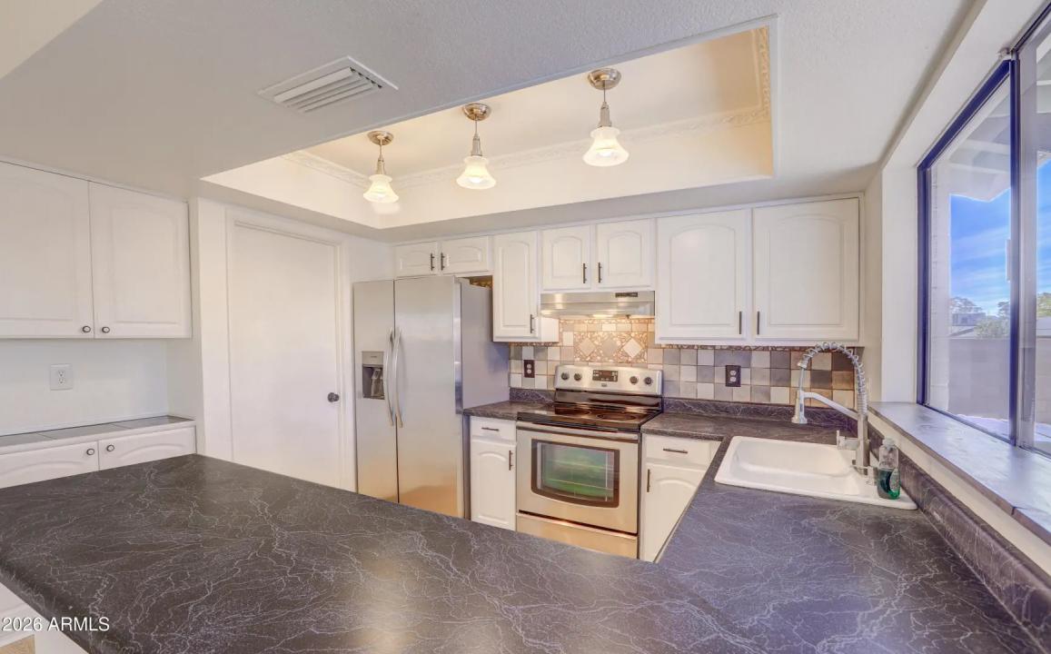 Real Estate Picture 14