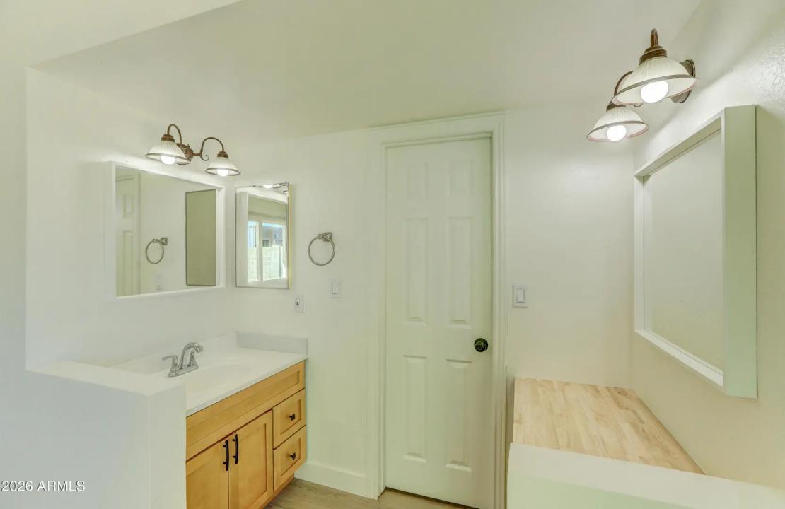 Real Estate Picture 18