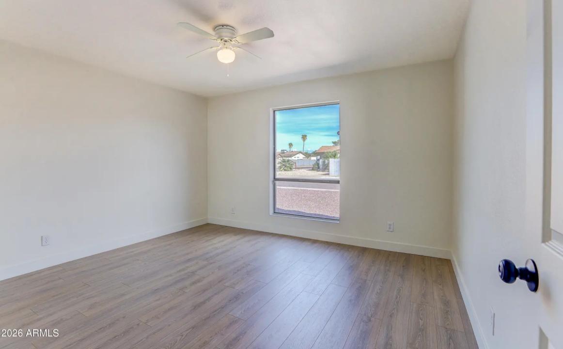 Real Estate Picture 26