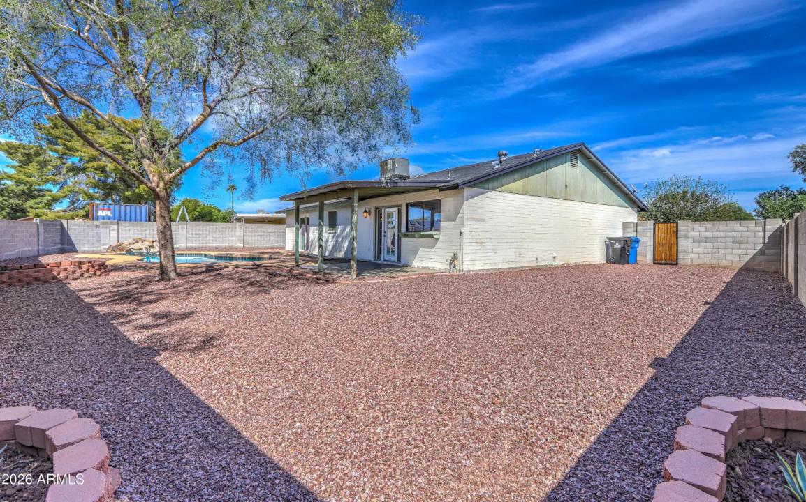 Real Estate Picture 30
