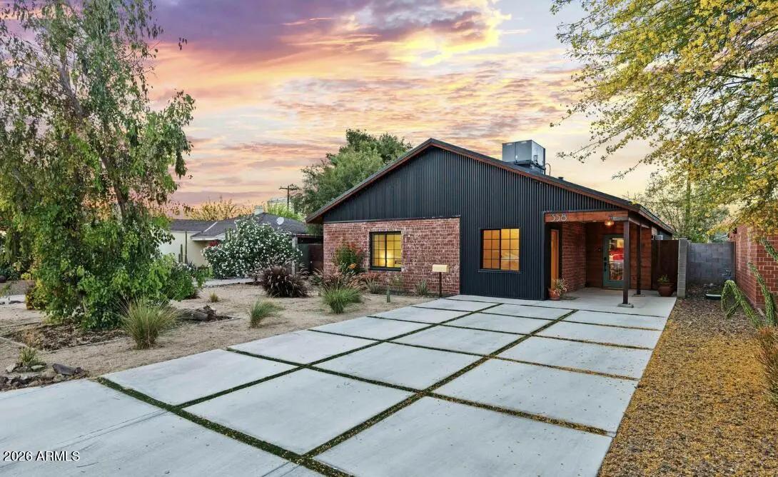 358 E WHITTON Avenue Phoenix AZ 85012