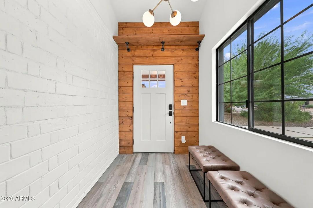 Real Estate Picture 3