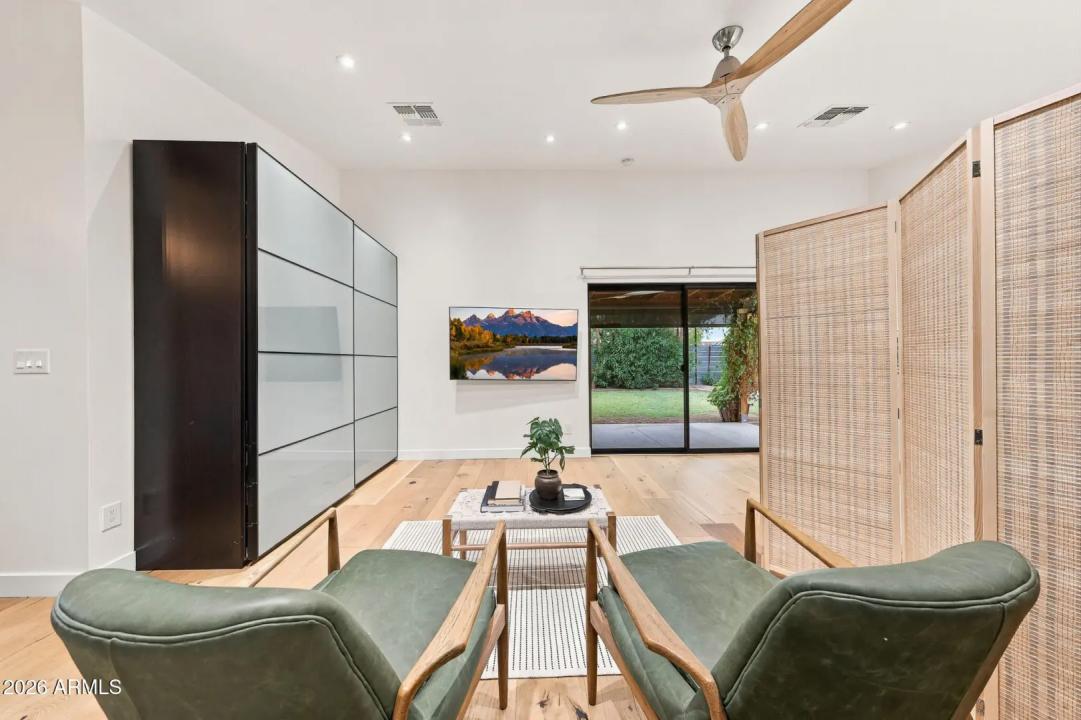 Real Estate Picture 23