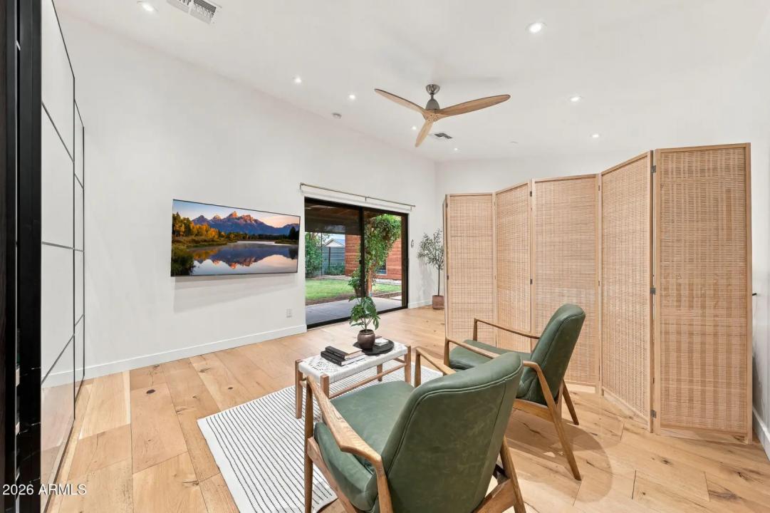 Real Estate Picture 20