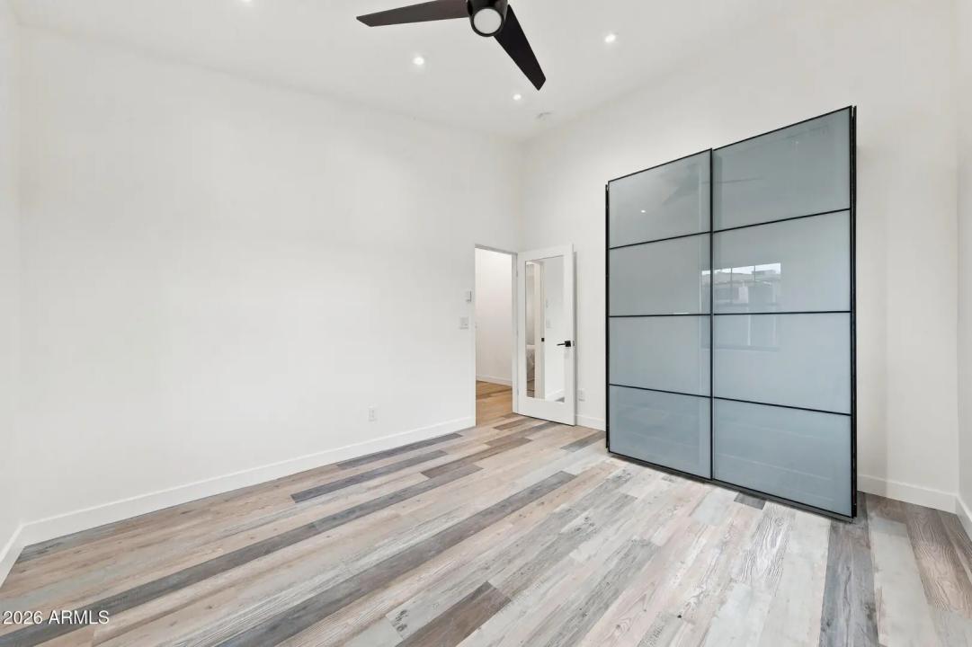 Real Estate Picture 16