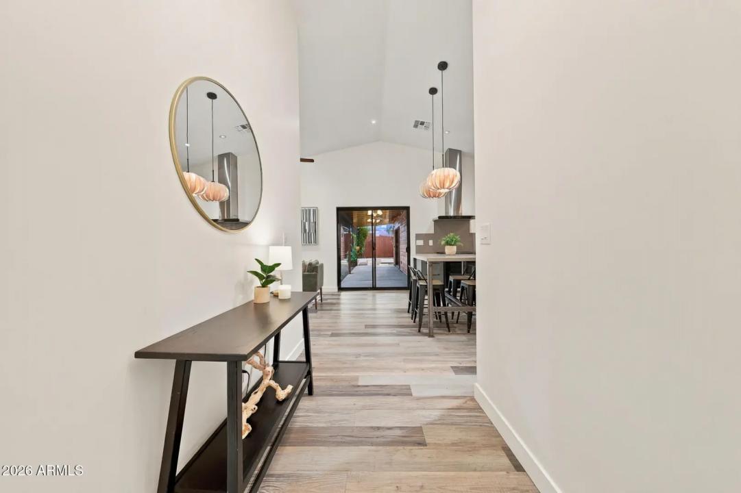 Real Estate Picture 4