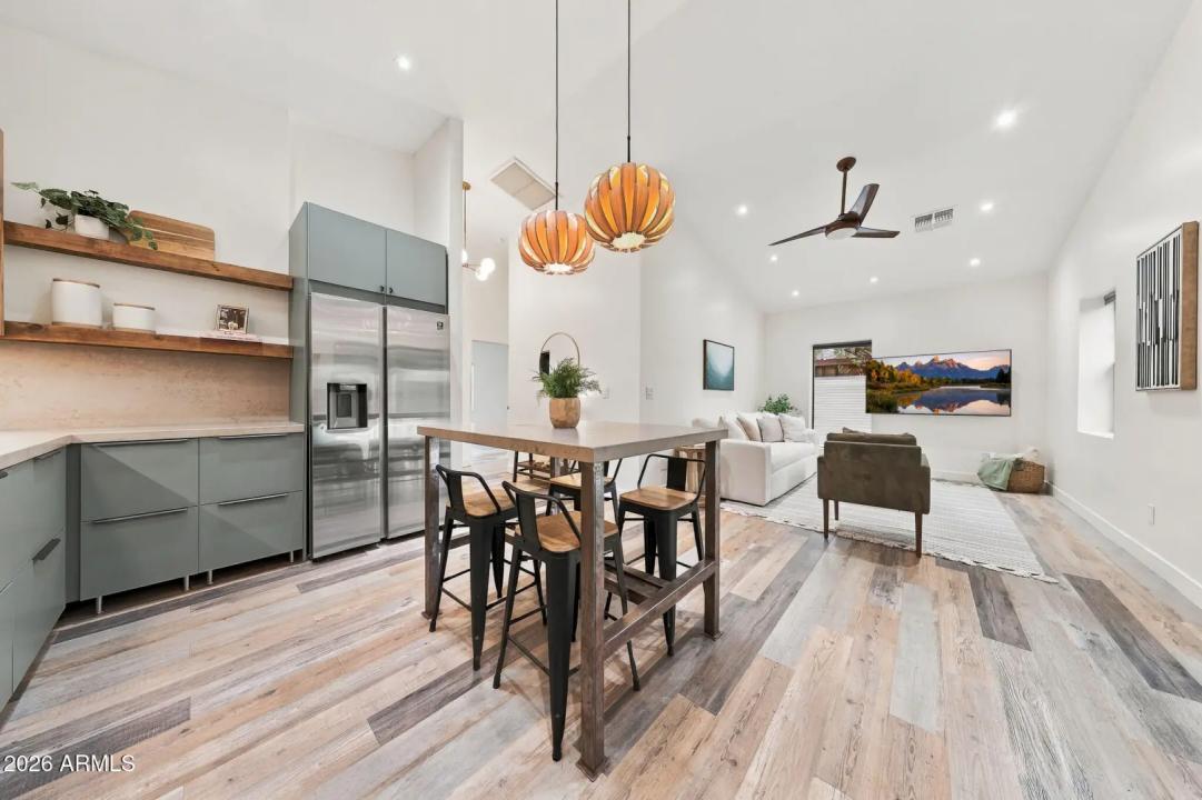 Real Estate Picture 7