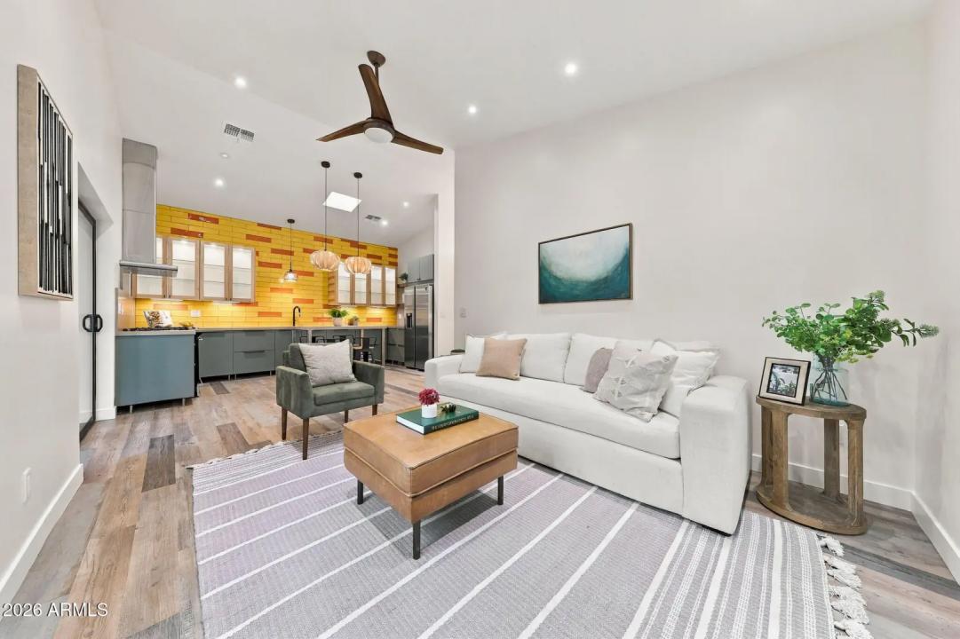 Real Estate Picture 6