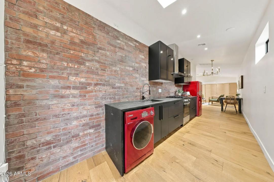 Real Estate Picture 18