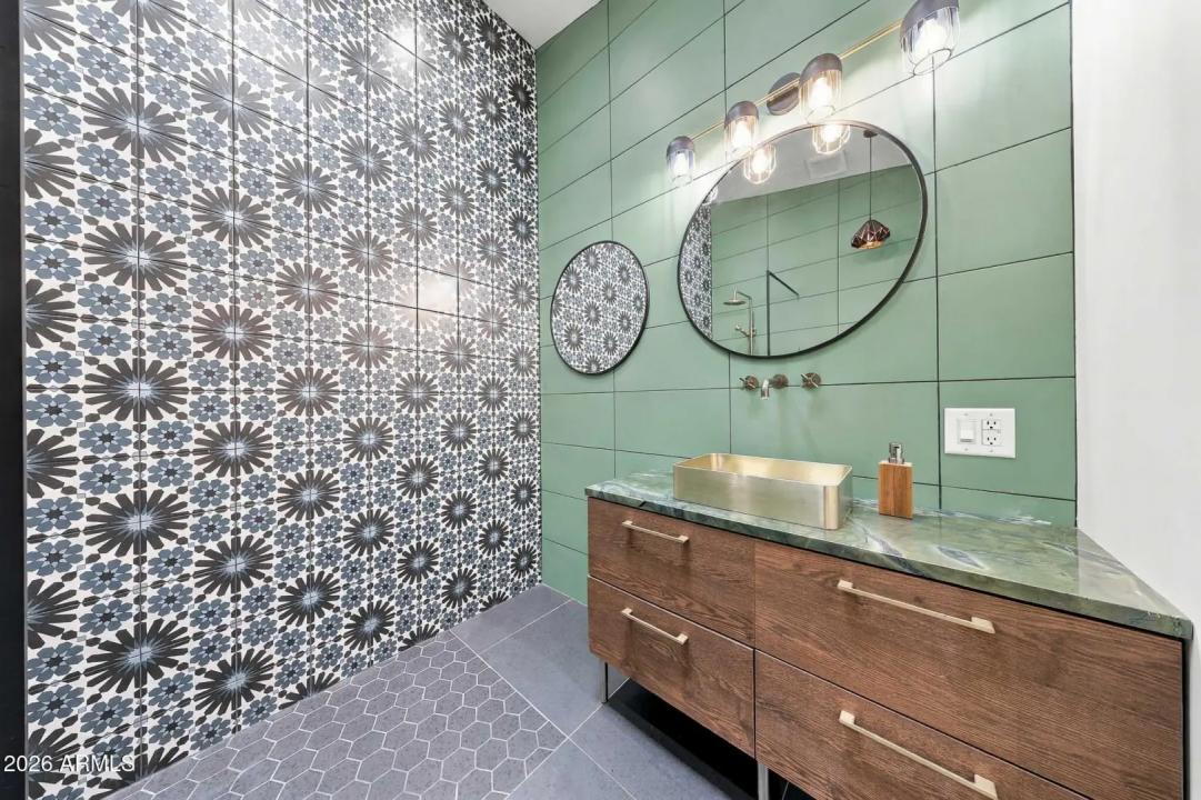 Real Estate Picture 26