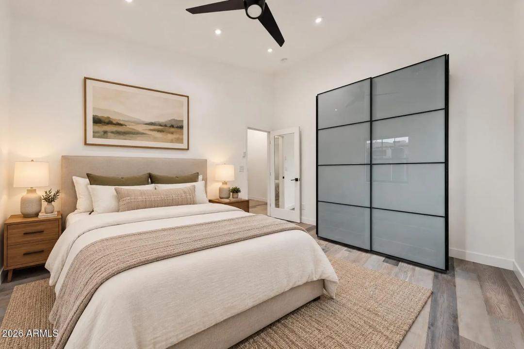 Real Estate Picture 17