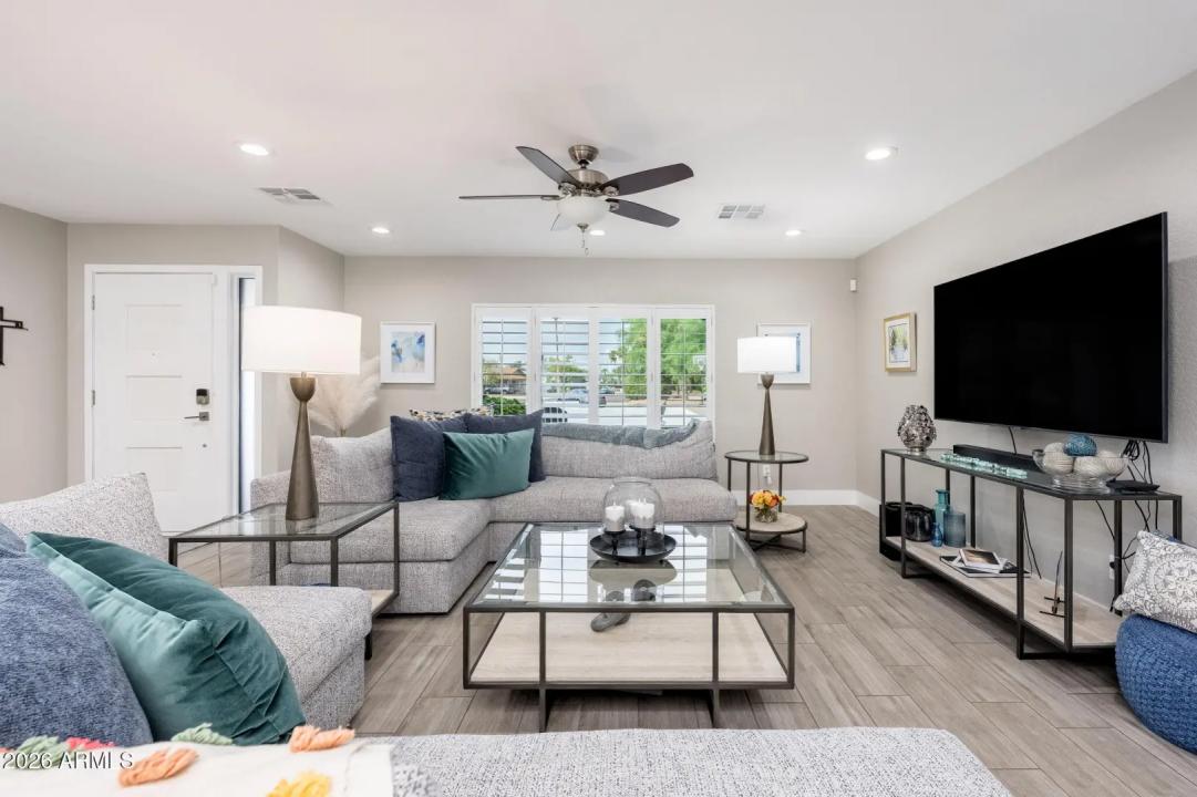 Real Estate Picture 3