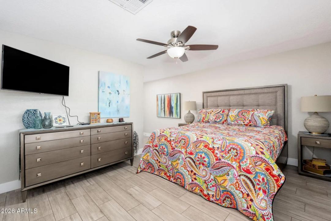 Real Estate Picture 10