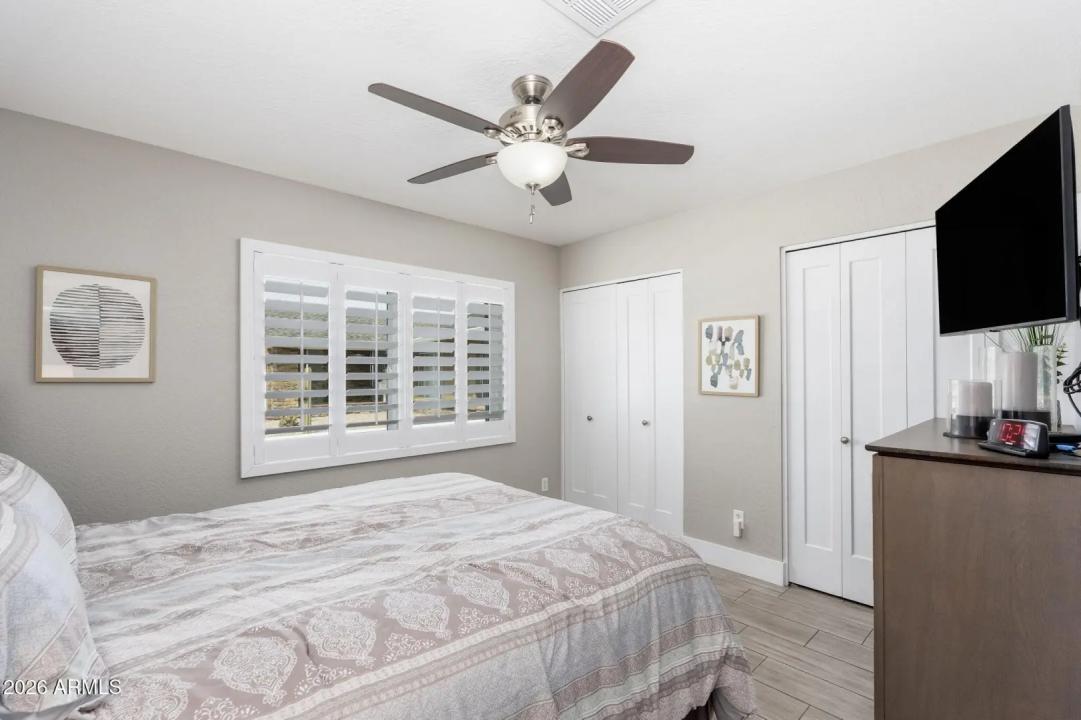 Real Estate Picture 12