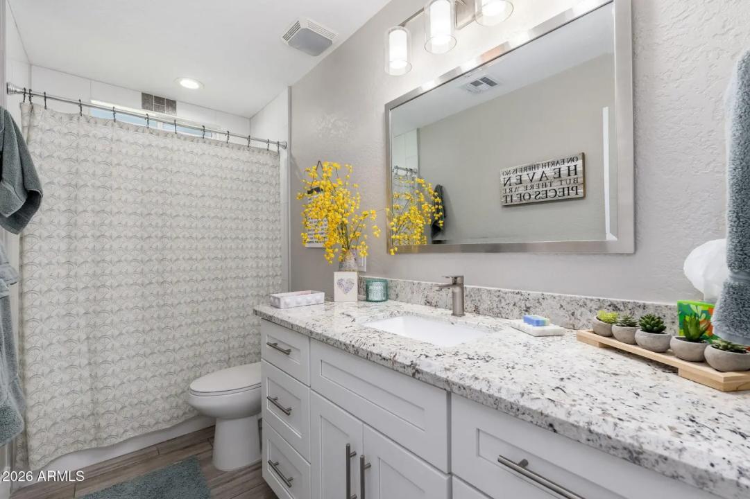 Real Estate Picture 13